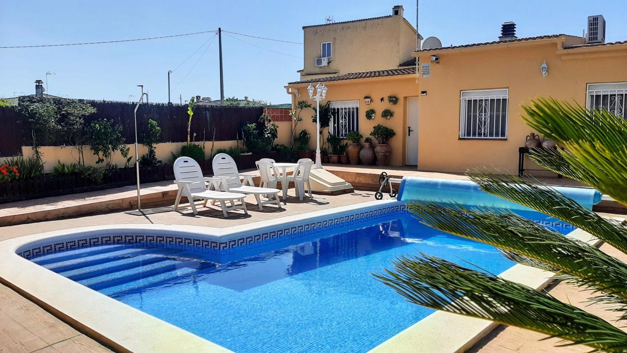Chalet Vacacional Con Piscina Privada Y Barbacoa Tarragona Exterior photo